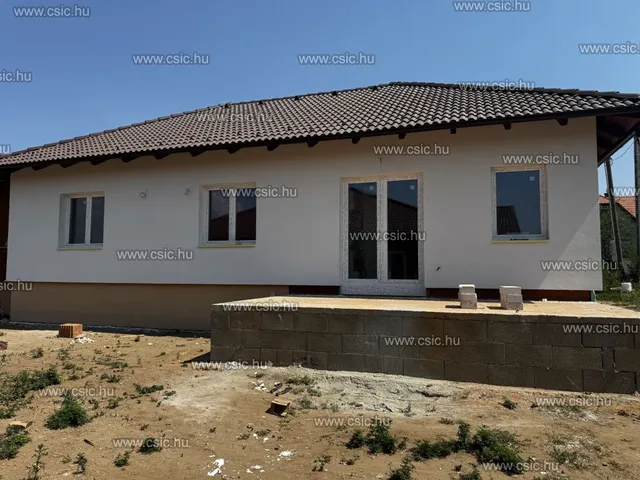Eladó ház Csörög 100 nm