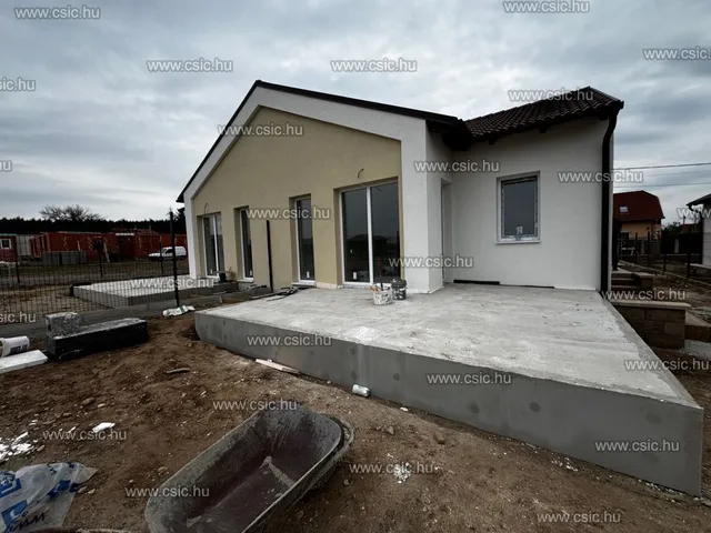 Eladó ház Csörög 108 nm