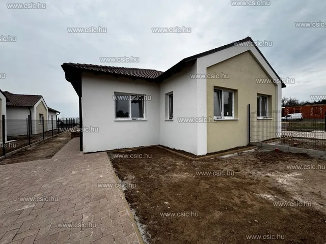 Eladó ház Csörög 108 nm