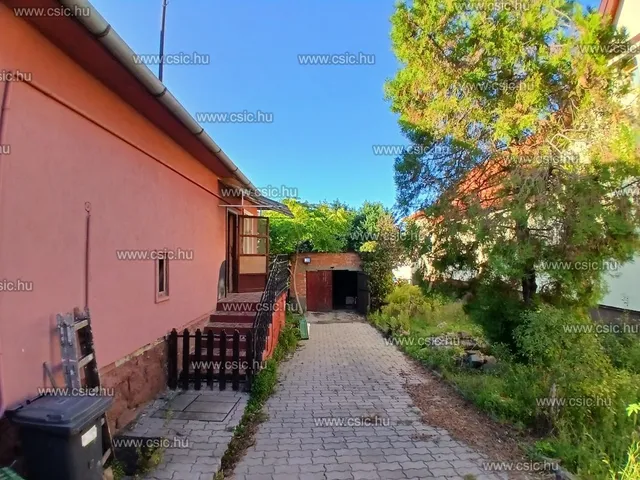 Eladó ház Piliscsév 73 nm