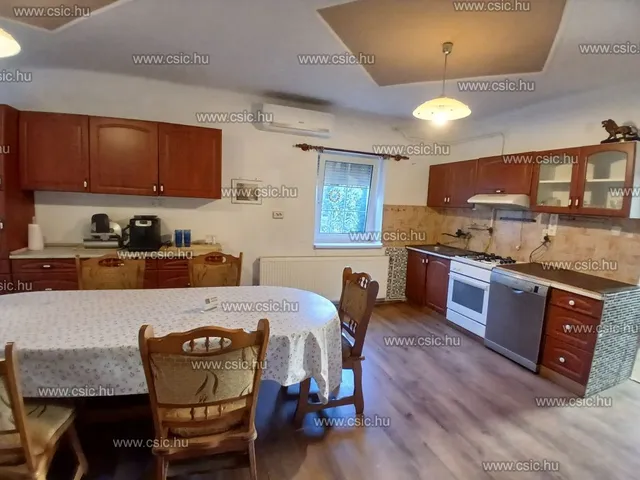 Eladó ház Piliscsév 73 nm