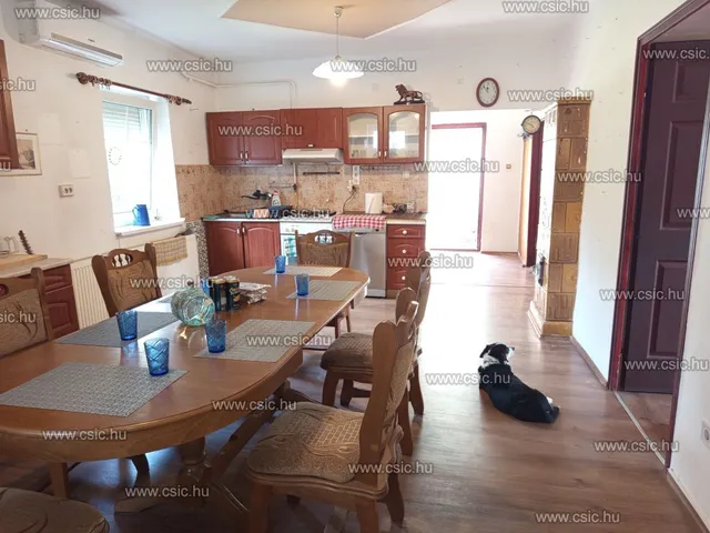 Eladó ház Piliscsév 73 nm