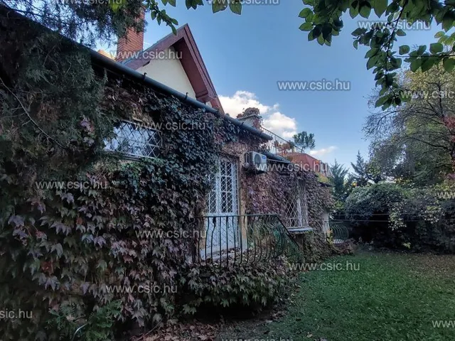 Eladó ház Budapest XII. kerület, Orbánhegy 350 nm