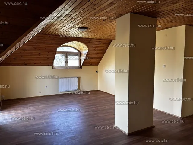 Eladó ház Budapest XVI. kerület, Ilonatelep 380 nm