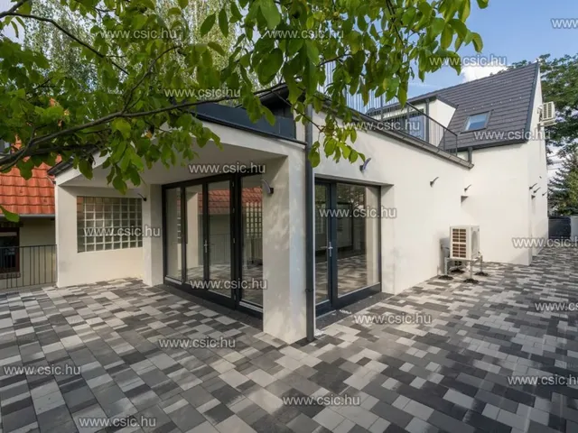 Eladó ház Budapest III. kerület, Csillaghegy 160 nm