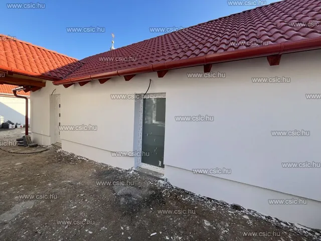 Eladó ház Budakalász 48 nm