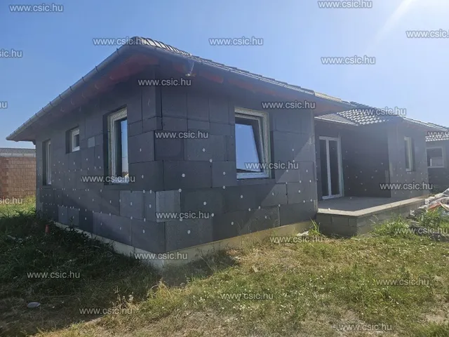 Eladó ház Kiskunlacháza 99 nm