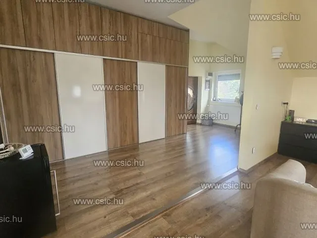 Eladó lakás Budapest XVI. kerület, Cinkota 140 nm