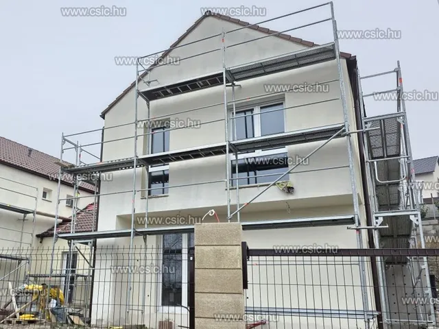 Eladó ház Pomáz 140 nm