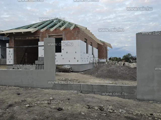 Eladó ház Érd 64 nm