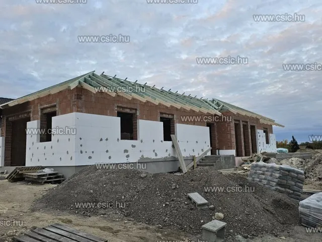 Eladó ház Érd 64 nm