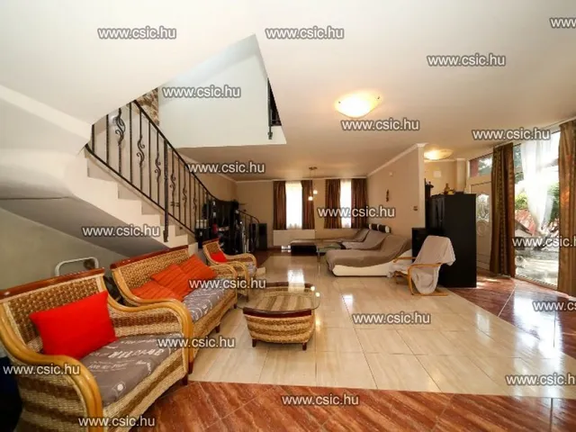 Eladó ház Üröm 188 nm