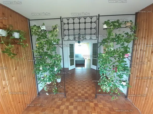 Eladó lakás Budapest III. kerület 64 nm