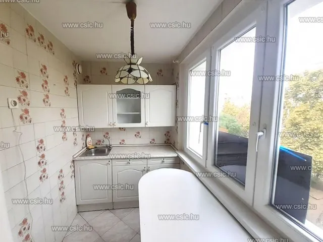 Eladó lakás Budapest III. kerület 64 nm