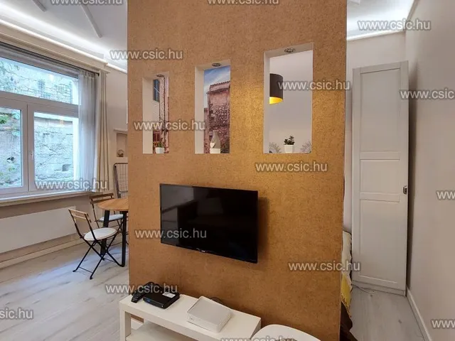 Eladó lakás Budapest I. kerület, Váralja 30 nm