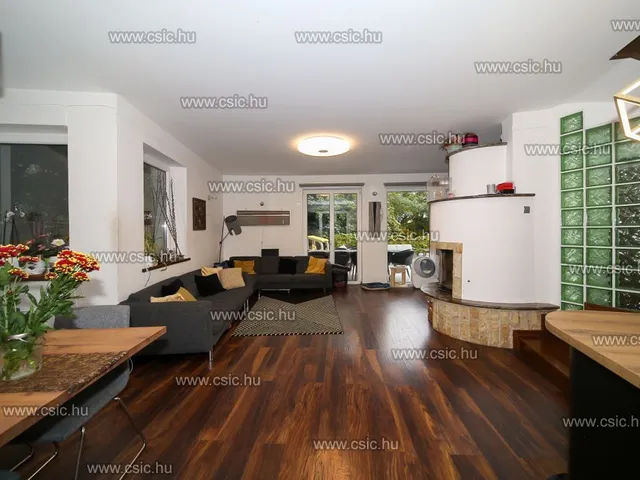 Eladó ház Budapest III. kerület, Testvérhegy 175 nm