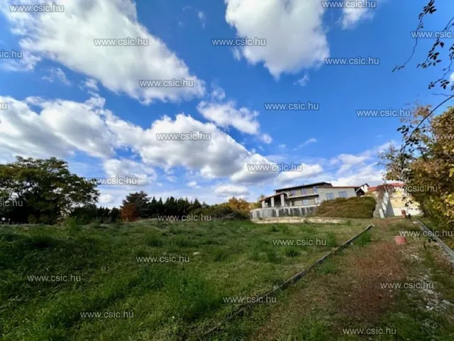 Eladó garázs Üröm 783 nm