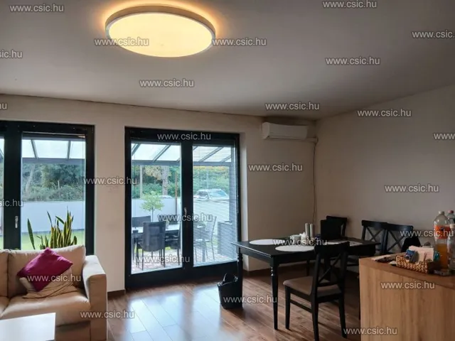 Kiadó lakás Remeteszőlős 93 nm