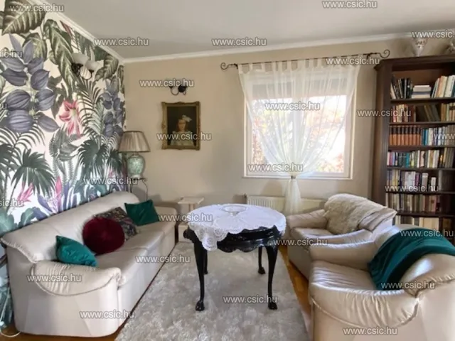 Eladó ház Pomáz 339 nm