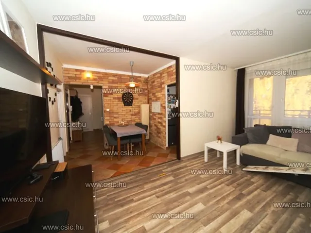 Eladó lakás Budapest III. kerület, Pók utcai lakótelep 67 nm