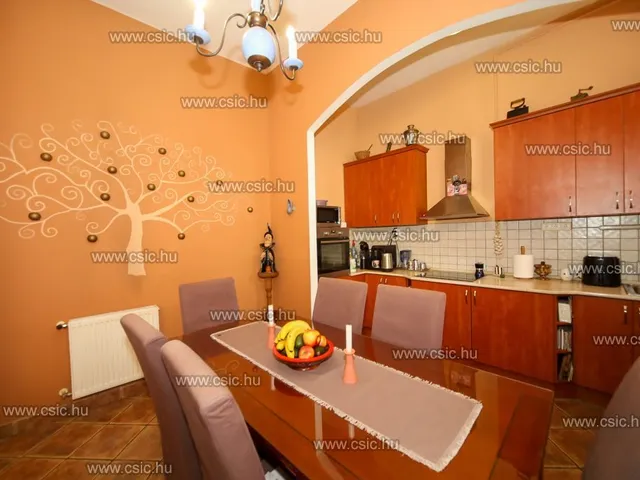 Eladó ház Budapest IV. kerület, Újpest 180 nm