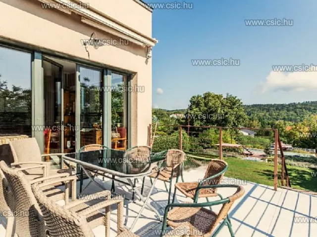 Eladó ház Budapest III. kerület, Aranyhegy 370 nm
