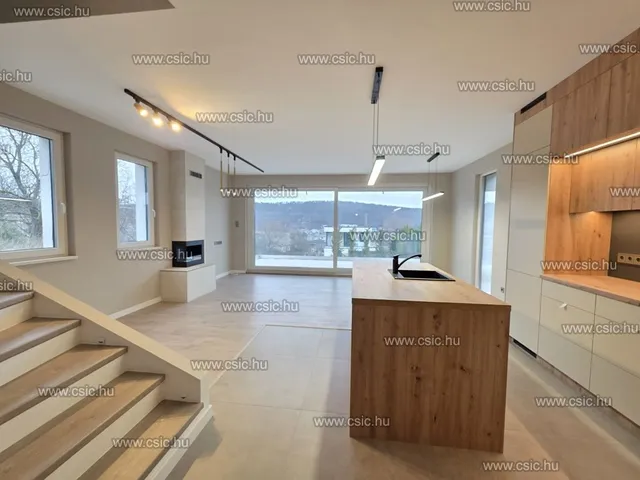 Eladó ház Budapest III. kerület, Aranyhegy 157 nm