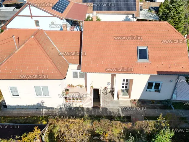 Eladó ház Budapest III. kerület, Csillaghegy 145 nm