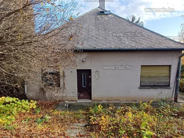 Eladó ház Budapest III. kerület, Táborhegy 200 nm