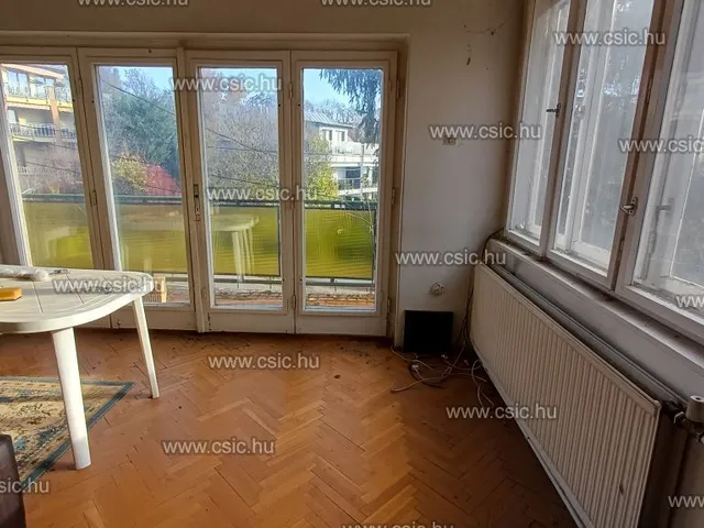 Eladó ház Budapest III. kerület, Táborhegy 200 nm