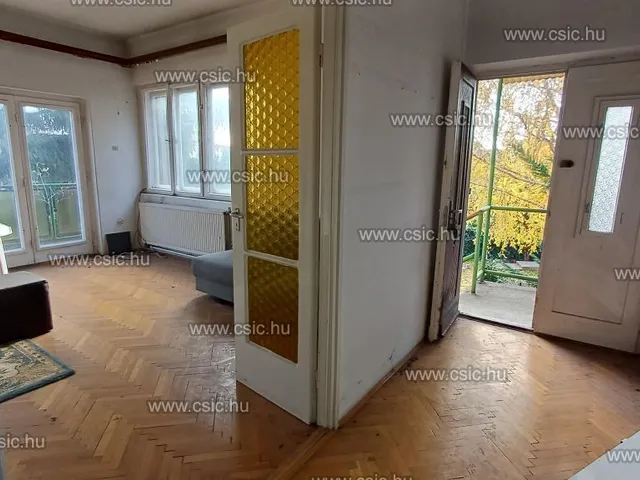 Eladó ház Budapest III. kerület, Táborhegy 200 nm