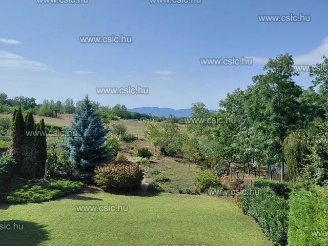 Eladó ház Fót 215 nm