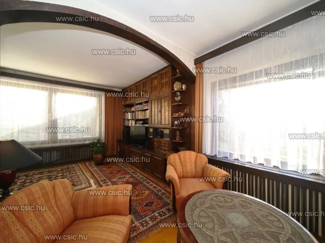 Eladó ház Budapest III. kerület, Rómaifürdő 279 nm