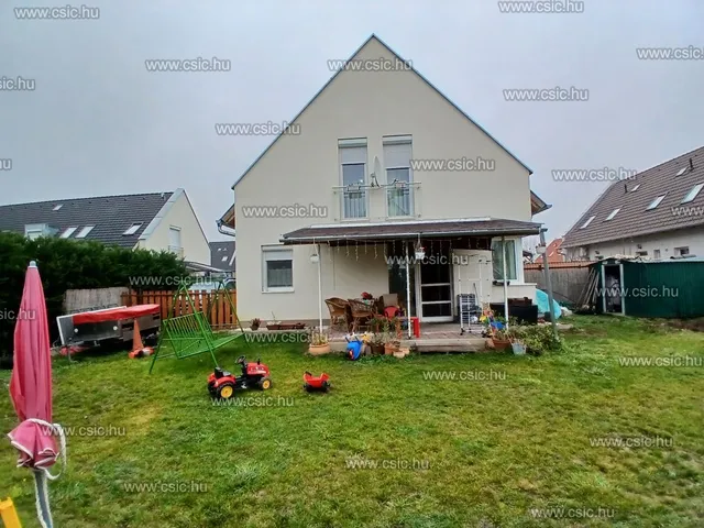 Eladó ház Vác 98 nm