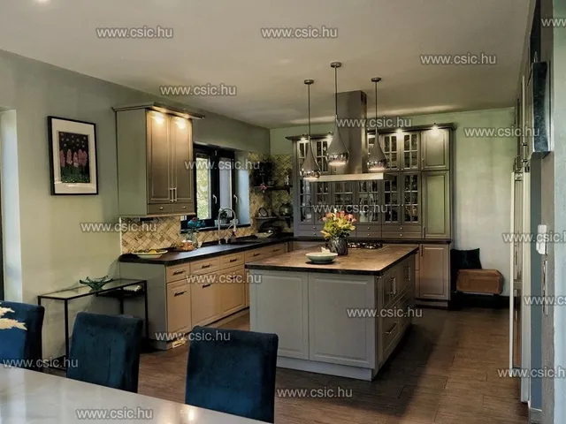 Eladó ház Göd 250 nm