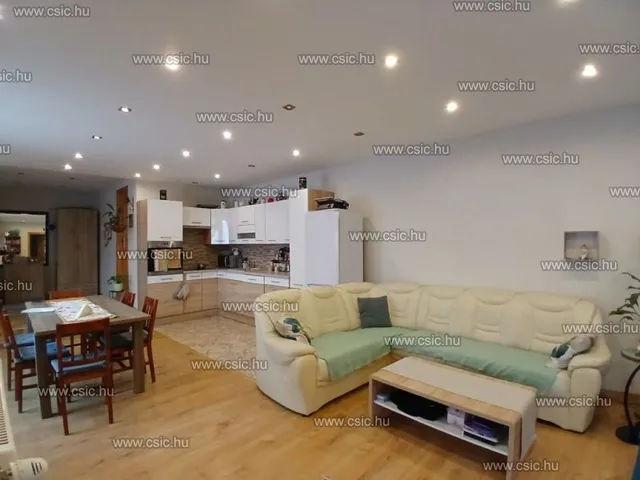 Eladó ház Pilisszentkereszt 177 nm