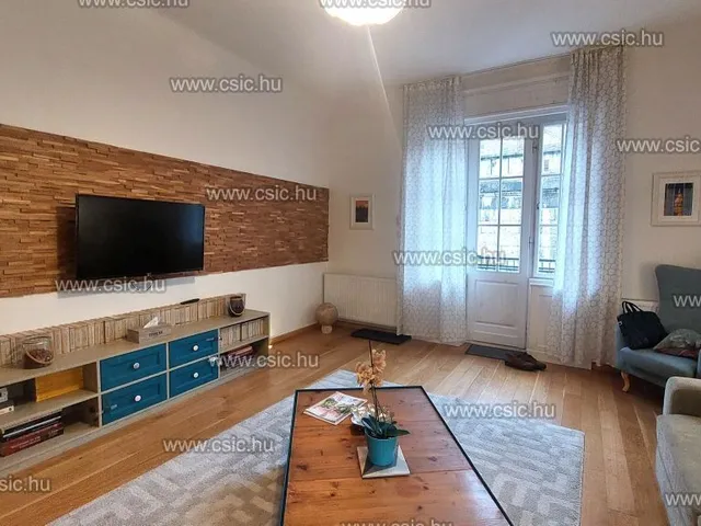 Eladó lakás Budapest I. kerület, Váralja 77 nm