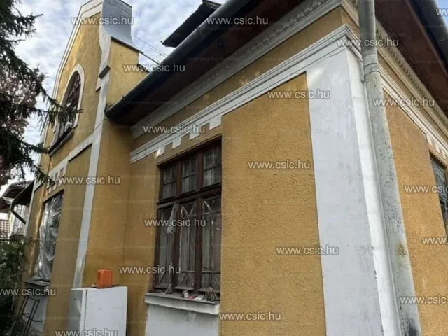 Eladó garázs Szentendre 300 nm