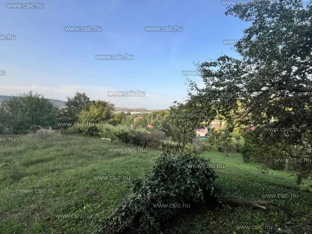 Eladó telek Törökbálint 2288 nm