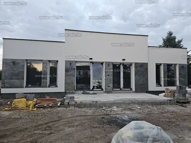 Eladó ház Budapest XVIII. kerület, Almáskert 153 nm