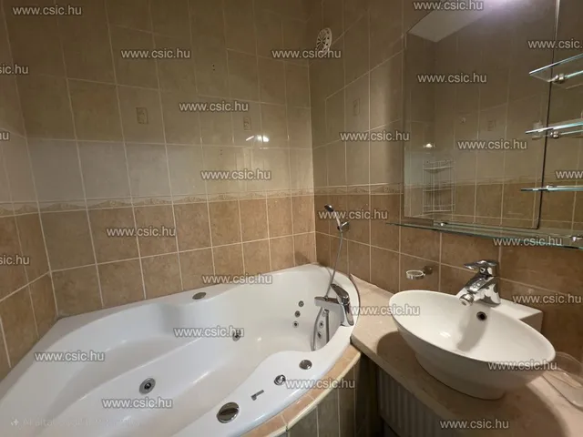 Eladó lakás Budapest III. kerület, Békásmegyeri ltp. Duna felől  57 nm