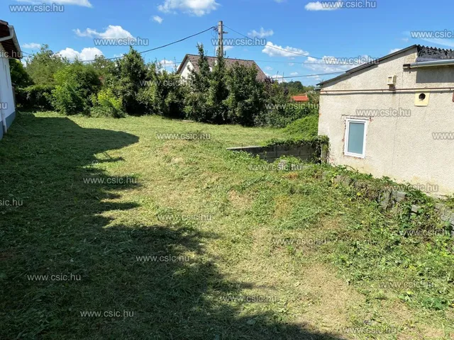 Eladó ház Üröm 180 nm