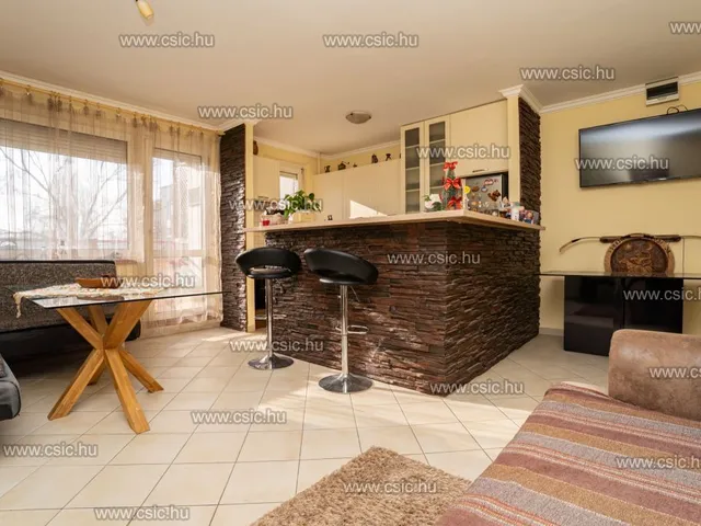 Eladó lakás Budapest III. kerület, Pók utcai lakótelep 83 nm