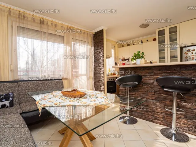 Eladó lakás Budapest III. kerület, Pók utcai lakótelep 83 nm