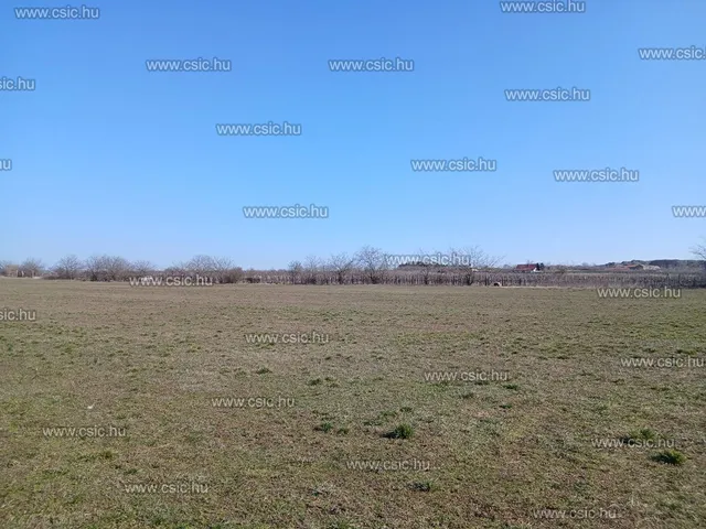 Eladó telek Dunakeszi 29700 nm