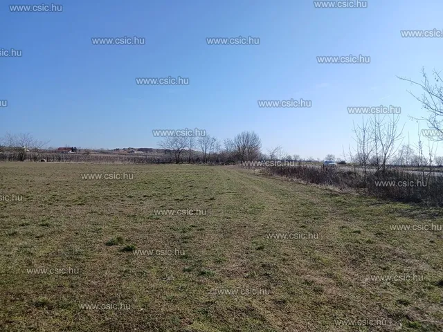 Eladó telek Dunakeszi 29700 nm