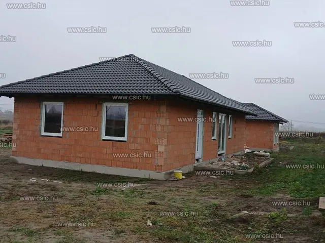 Eladó ház Kiskunlacháza 102 nm