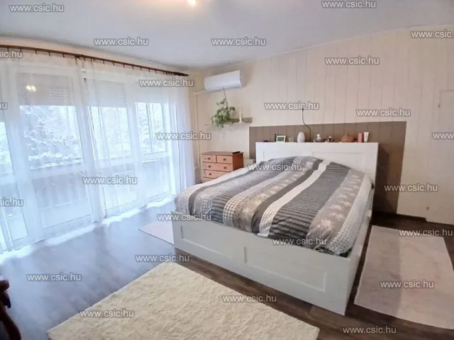 Eladó ház Pilisszentkereszt 220 nm