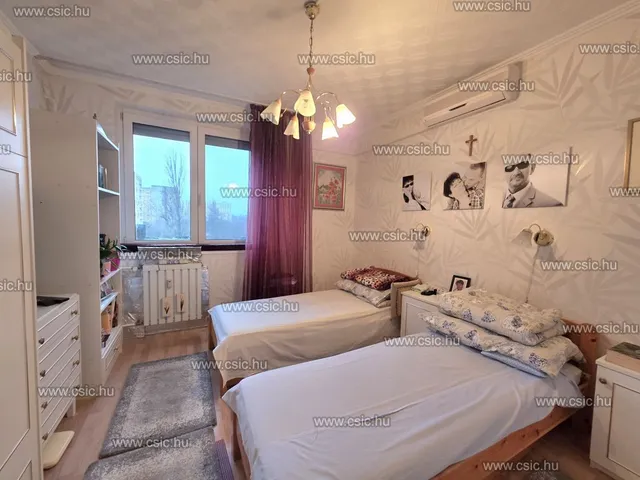 Eladó lakás Budapest III. kerület, Békásmegyeri ltp. Hegy felől 73 nm