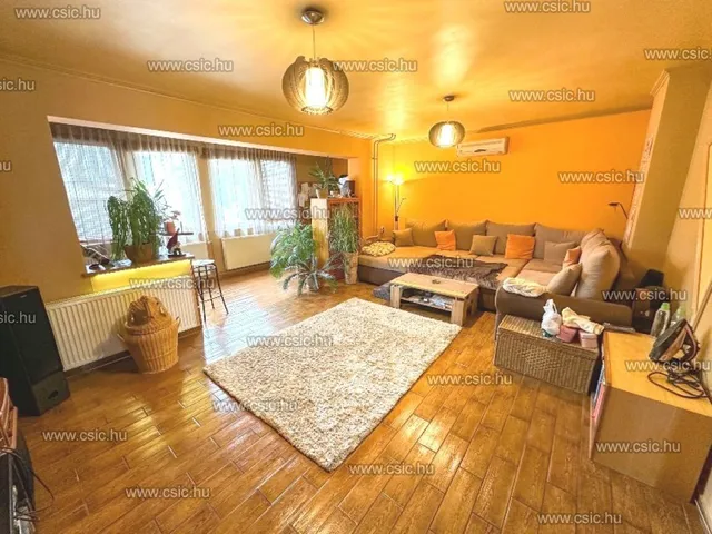 Eladó ház Budapest XVII. kerület, Rákoskert 140 nm